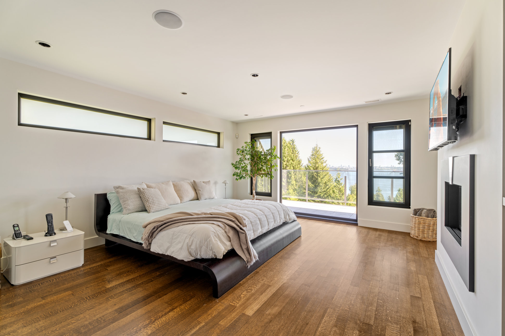 3389 Thompson Crescent